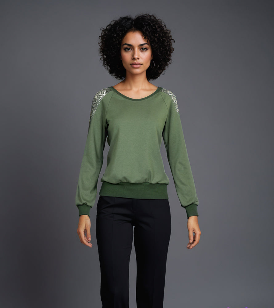 Pullover aus Kapok & Spitze