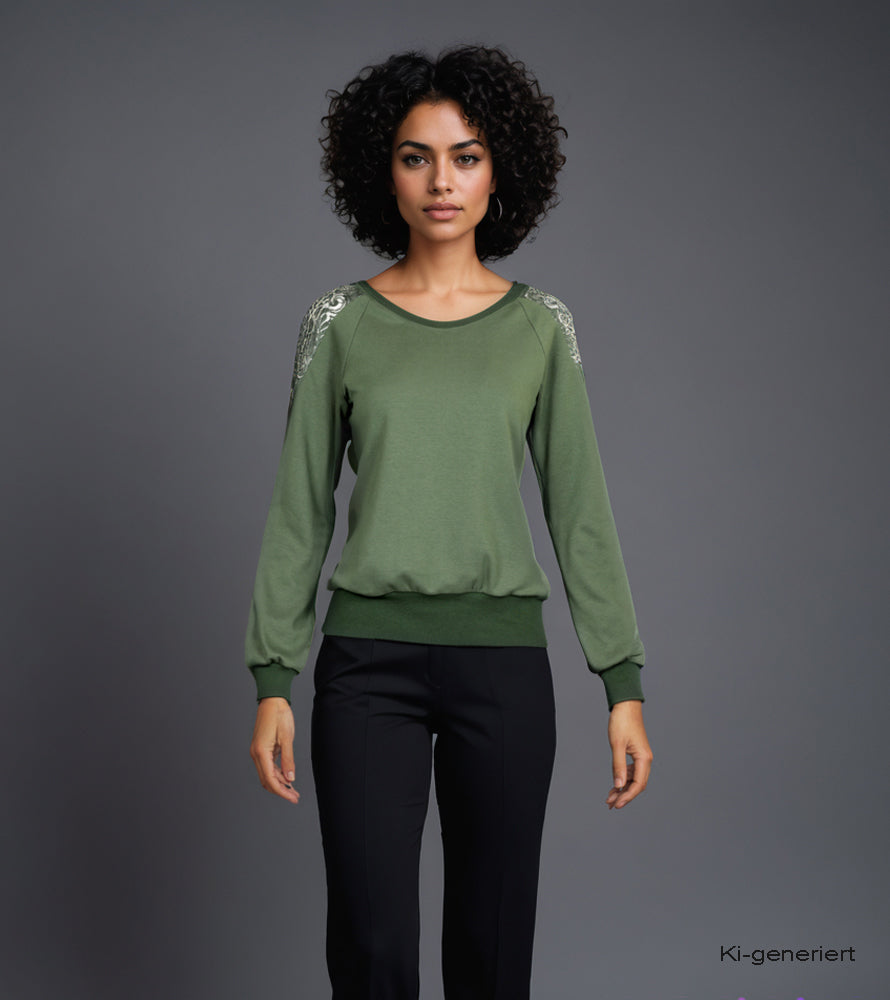 Pullover aus Kapok & Spitze